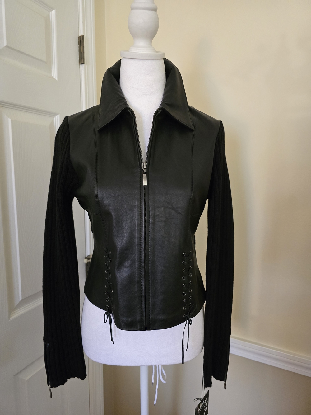 Ladies Leather Front Zippered Jkt./ Back/Sleeves Sweater/Black Sz. (Med)